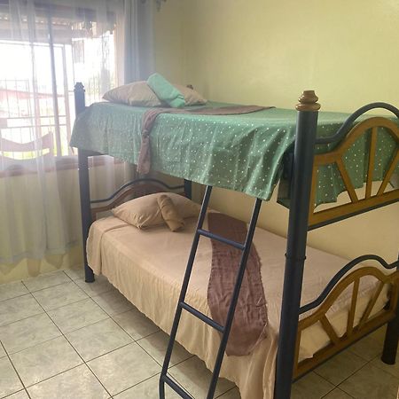 Hostel Casa Marina Puerto Limon Ngoại thất bức ảnh